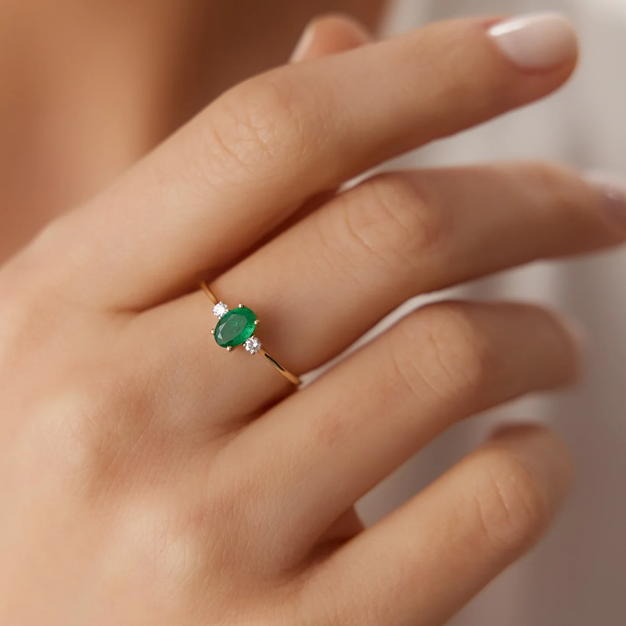 400548_7c3842fd195a4b84946a3dbf95f831f7mv2.webp 925 Silver Emerald and Diamond 3 Stone Ring - Image 1