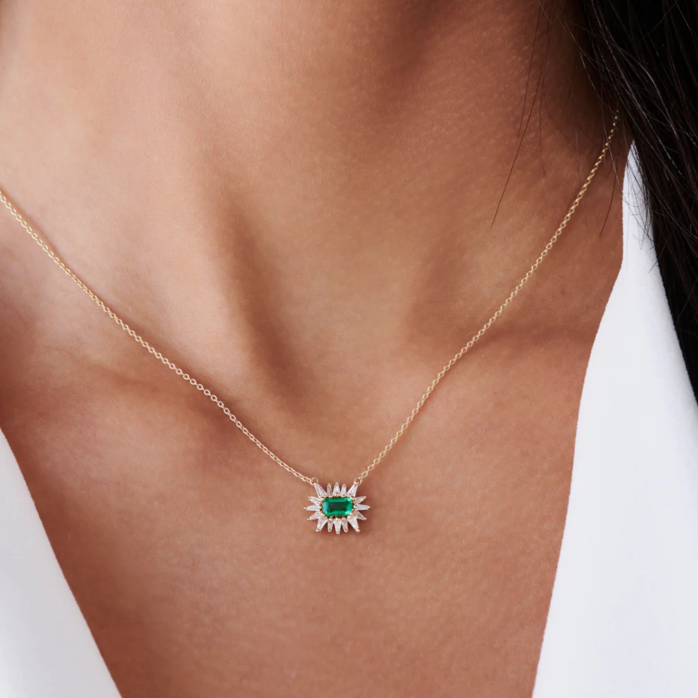 400548_85bfa4a8188e44b987aec0a6580d0925mv2.webp 925 Silver Diamond & Emerald Necklace - Image 1