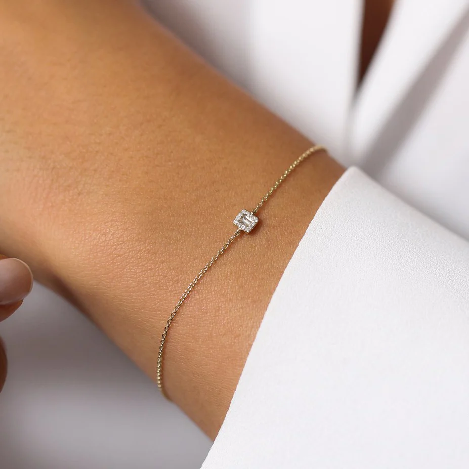 400548_8a617dfb78be4082832d780ed7588c0cmv2.webp 925 Silver Simple Diamond Bracelet - Image 1