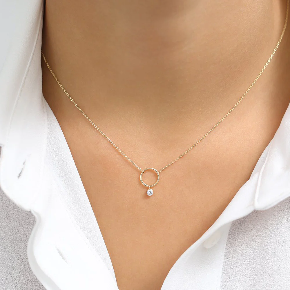 400548_9ff7a713d02a410cb550ad081b59fb8bmv2.webp 925 Silver Circle Necklace - Image 1