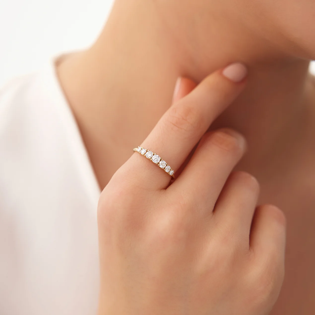 400548_cfcafd6d02cb4528968a6aceccd5a4f6mv2.webp 925 Silver 7 Stone Diamond Graduated Wedding Ring - Image 1