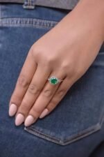 925 Silver Round Emerald Ring - Image 2