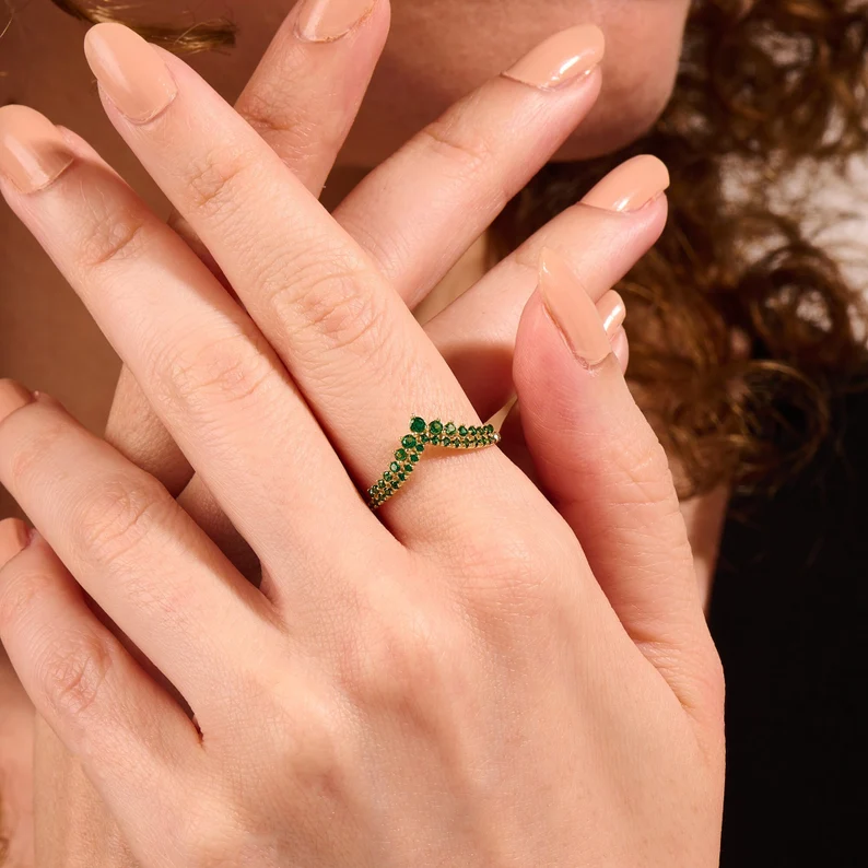 il_794xN.5151294603_6wm9.webp 925 Silver Emerald Royal Curve Ring - Image 1